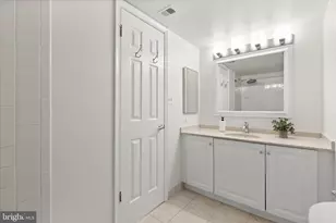 10101 Grosvenor Pl, Rockville, MD 20852 - Photo 34