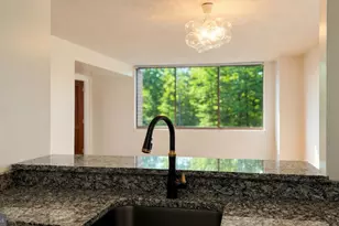 10101 Grosvenor Pl, North Bethesda, MD 20852 - Photo 2