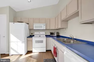 25909 Ridge Manor Dr, Damascus, MD 20872 - Photo 10