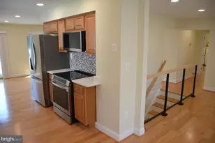 9012 Paddock Ln, Rockville, MD 20854 - Photo 16