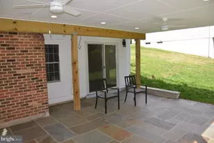 9012 Paddock Ln, Rockville, MD 20854 - Photo 8