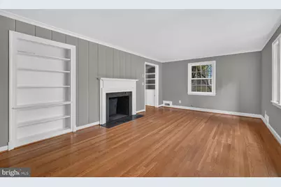 7215 Rollingwood Drive, Chevy Chase, MD 20815 - Photo 4