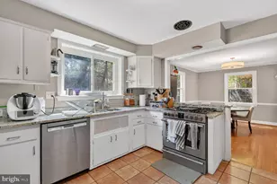 7215 Rollingwood Dr, Chevy Chase, MD 20815 - Photo 8
