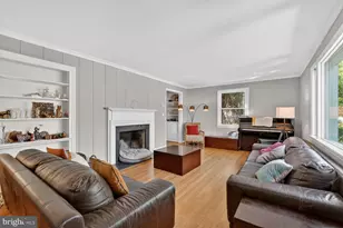 7215 Rollingwood Dr, Chevy Chase, MD 20815 - Photo 4