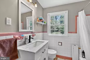 7215 Rollingwood Dr, Chevy Chase, MD 20815 - Photo 18