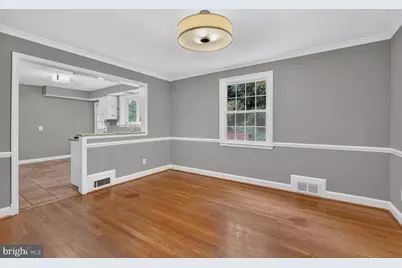 7215 Rollingwood Drive, Chevy Chase, MD 20815 - Photo 8