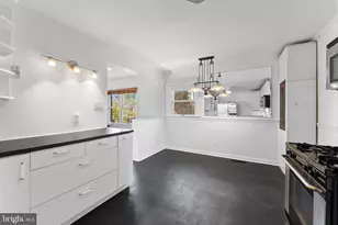 10628 S Dunmoor Dr, Silver Spring, MD 20901 - Photo 8