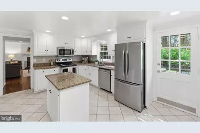 5 Infield Court S, Potomac, MD 20854 - Photo 4