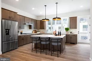 6214 Crosswind Dr, North Bethesda, MD 20852 - Photo 2