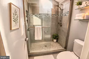 6208 Leeke Forest Ct, Bethesda, MD 20817 - Photo 12