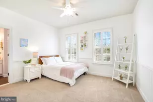 12333 Cherry Branch Dr, Clarksburg, MD 20871 - Photo 32