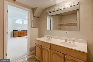 18 Nantucket Ct, Potomac, MD 20854 - Photo 40