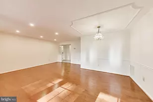 5707 Brewer House Cir, Rockville, MD 20852 - Photo 6