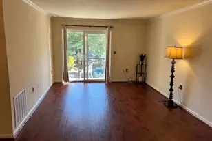 18336 Streamside Dr, Gaithersburg, MD 20879 - Photo 2