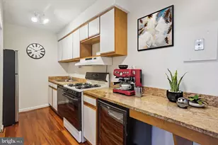 4242 East-West Hwy, Chevy Chase, MD 20815 - Photo 6