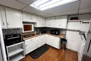 516 Meadow Hall Dr, Rockville, MD 20851 - Photo 32