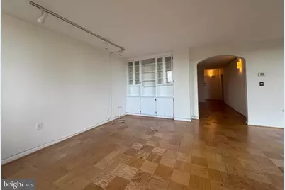 4242 E West Highway #618, Chevy Chase, MD 20815 - Photo 8