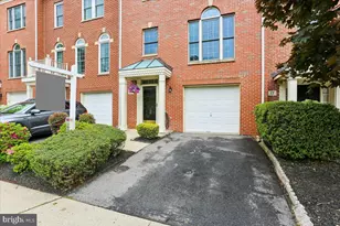 19 Blue Hosta Way, Rockville, MD 20850 - Photo 2
