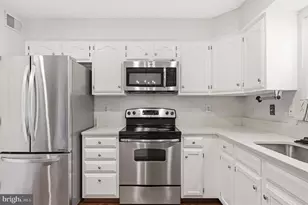 18639 Clovercrest Cir, Olney, MD 20832 - Photo 12