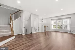 18639 Clovercrest Cir, Olney, MD 20832 - Photo 2