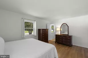 9008 Edgewood Dr, Gaithersburg, MD 20877 - Photo 18