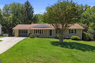 9008 Edgewood Dr, Gaithersburg, MD 20877 - Photo 2