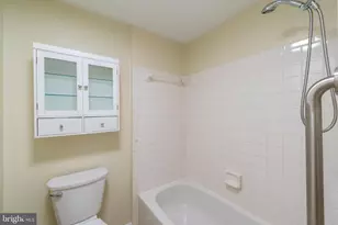 7506 Weatherby Dr, Rockville, MD 20855 - Photo 20