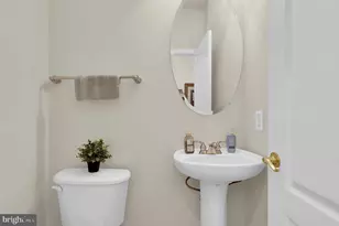 303 Garden View Square, Rockville, MD 20850 - Photo 6