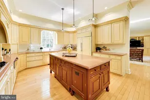 9001 Persimmon Tree Rd, Potomac, MD 20854 - Photo 26