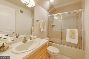 9001 Persimmon Tree Rd, Potomac, MD 20854 - Photo 54