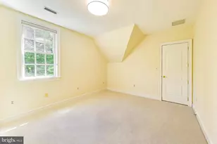 9001 Persimmon Tree Rd, Potomac, MD 20854 - Photo 52