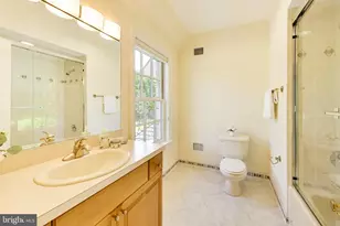 9001 Persimmon Tree Rd, Potomac, MD 20854 - Photo 44