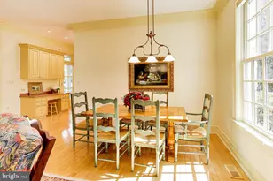 9001 Persimmon Tree Rd, Potomac, MD 20854 - Photo 22