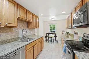 7344 Greentree Rd, Bethesda, MD 20817 - Photo 12