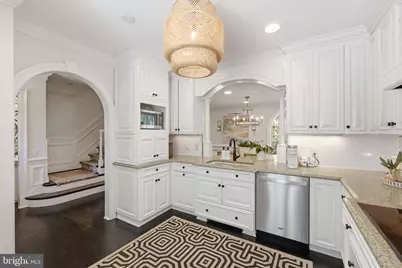 3523 Hamlet Place #501, Chevy Chase, MD 20815 - Photo 4