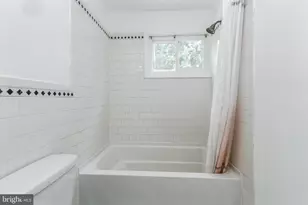 13905 Parkland Dr, Rockville, MD 20853 - Photo 20
