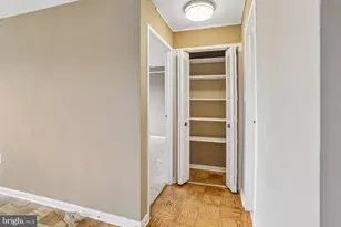 10201 Grosvenor Pl, Rockville, MD 20852 - Photo 26