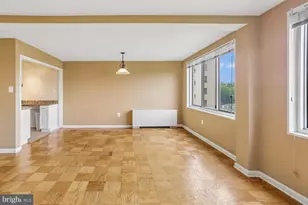 10201 Grosvenor Pl, Rockville, MD 20852 - Photo 14