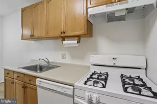 11925 Parklawn Dr, Rockville, MD 20852 - Photo 18