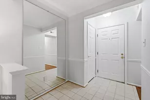 5705 Brewer House Cir, Rockville, MD 20852 - Photo 4