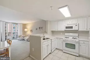 11710 Old Georgetown, North Bethesda, MD 20852 - Photo 2