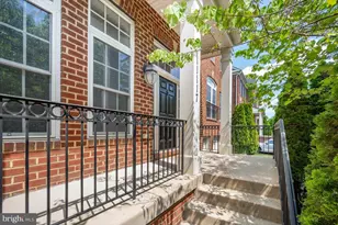 11117 Potomac Oaks Dr, Rockville, MD 20850 - Photo 2