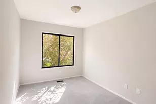 9305 Bathgate Ct, Gaithersburg, MD 20886 - Photo 10