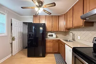 11807 Rocking Horse Rd, Rockville, MD 20852 - Photo 16