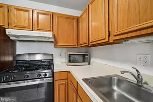 9926 Walker House Rd, Gaithersburg, MD 20886 - Photo 16