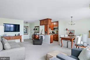 10401 Grosvenor Pl, Rockville, MD 20852 - Photo 2