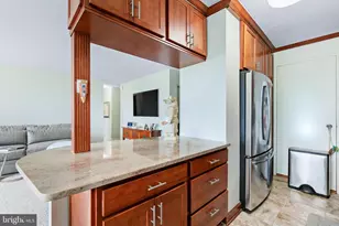 10401 Grosvenor Pl, Rockville, MD 20852 - Photo 6