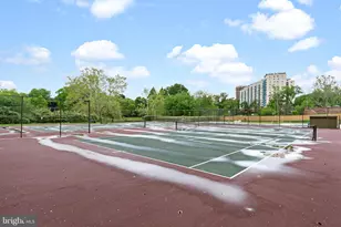 10401 Grosvenor Pl, Rockville, MD 20852 - Photo 26