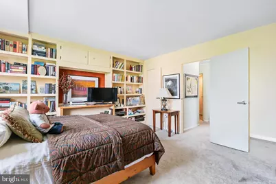 10401 Grosvenor Place #1009, Rockville, MD 20852 - Photo 12