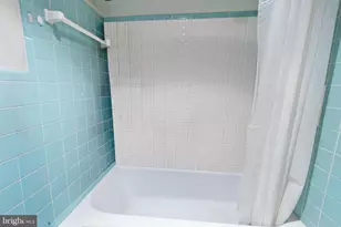 10401 Grosvenor Pl, Rockville, MD 20852 - Photo 16